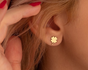 Aretes de trébol de cuatro hojas en oro de 14 quilates - Aretes minimalistas de oro con trébol - Aretes de la suerte - Aretes de trébol