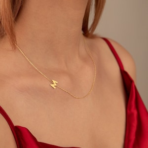 14K Massivgold Minimalist Sideway Initial Halsketten - 14K Gold Custom Letter Choker - Seitliche Buchstabe Halskette - personalisiertes Geschenk