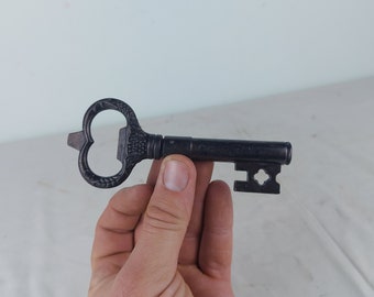 Key bottle opener, vintage bottle opener, cool, wine bottle opener, unique, brass, gift idea, collectable