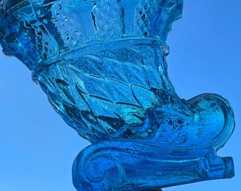 1840 - 1870: American pressed blue glass the Cornucopia