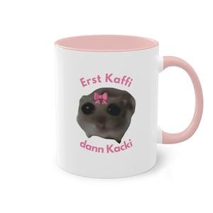 Hamstermugg, först kaffe sedan bajs rolig mugg, meme TikTok viralt kaffemuggordspråk, kontorsarbete, present, kaffekopp, ledsen hamster