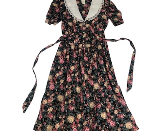Vestido midi vintage floral de Brandywine Creek, talla 9/10, con cuello Peter Pan y ribete de encaje.