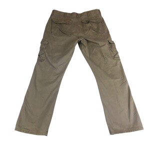 Pantalones cargo para hombre Wrangler Jeans Co color caqui oscuro, talla 38x32, pierna recta, ropa de trabajo resistente. imagen 2
