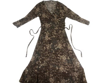 Vestido midi cruzado de imitación de estampado floral marrón para mujer de White Stag, manga 3/4, elástico, talla M