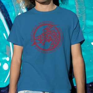 Camiseta de algodón pesado unisex con cabeza de dragón galés Cymru azul y rojo de www.thewestshore.co.uk