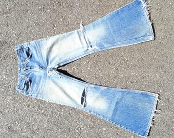 Pantalones vaqueros Levi's 684 Big Bell Bottom de los años 70 - Corte ajustado, desteñidos, con reparaciones y retazos, etiqueta naranja, talla indicada 31x32, medidas reales 28x30.5".