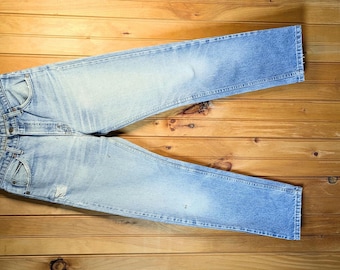 Size 26/27 Vintage 80&#39;s Levi&#39;s 505 Jeans/SOFT/  BEST FADE& DiSTRESS/ 29x28.5/ Straight Fit/ back pocket hole/ 1980s Levi&#39;s 505 jeans