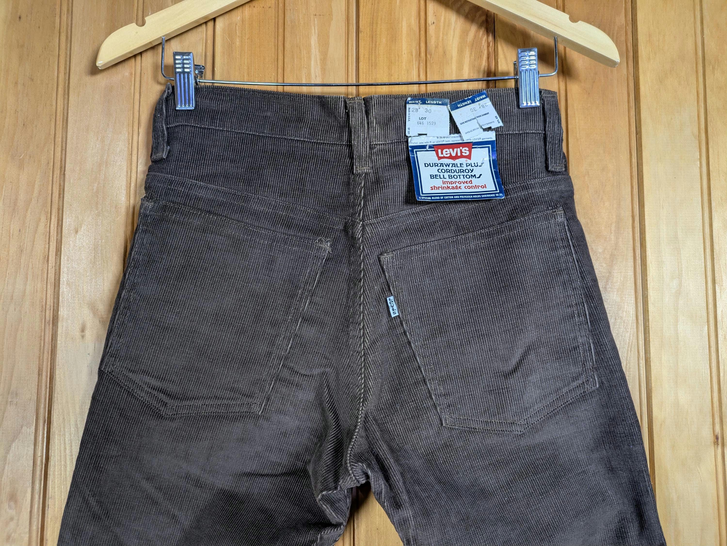 Size 24/25 W Vintage 70's Levi's 646 Coffee Brown Corduroy Pants/  DEADSTOCK/ FLARED/ White Tab/ Slim Fit/ 1970's Tight Corduroy's/ M