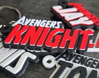 Llavero con nombre con temática de Marvel Avengers (personalizado)