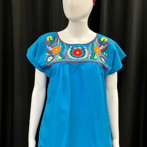 Women&#39;s Mexican Embroidered Top