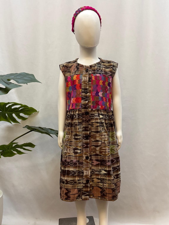 green emerald velvet dress Vintage '30s Hand Embroidered Guatemala Dress Size Small main image 0