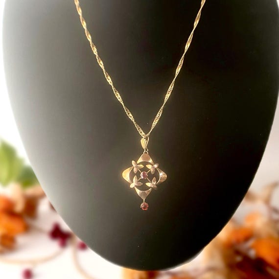 Antique Edwardian British 9ct (9k) Gold And Ruby Pendant With 10k Gold Necklace Chain // Excellent Condition
