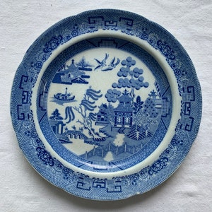 Antique pair of scalloped Blue Willow 10 inch plates
