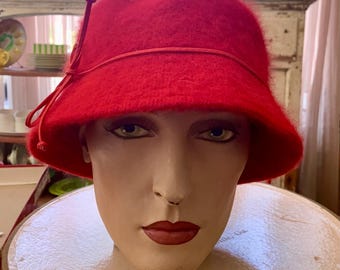 Vintage red velvet bucket hat Gene Doris Union made Bucket Red Vintage Hats for Women for sale | eBay main image 2