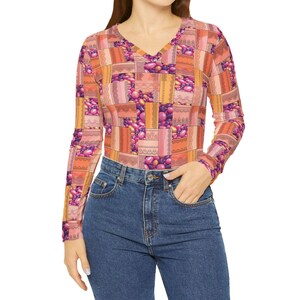 Patchwork-Shirt mit Perlenmuster und V-Ausschnitt