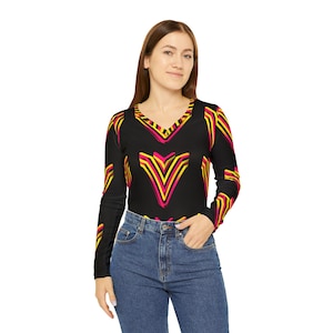 Sporty V-Neck Long Sleeve Shirt: Women&#39;s Activewear Top
