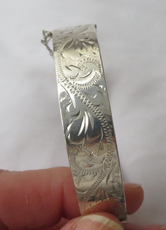 Solid Sterling Silver hinged bangle - full floral… - image 4