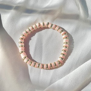 Erdbeere Matcha, Herbst Armband, Heishi Perlenarmband, rosa und weißes Armband, Clay Perlenarmband, Stretch Armband