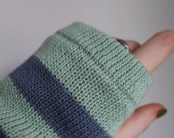 Striped Double-Layered Fingerless gloves Knitting Machine Pattern