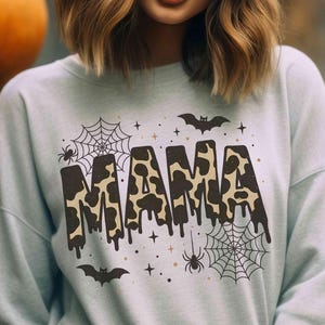 Camiseta de Halloween para Mamãe, Camiseta de Mamãe com Estampa de Vaca, Camiseta de Mamãe Assustadora, Camiseta de Mamãe com Letras Escorrendo para o Halloween, Camiseta de Morcegos e Teia de Aranha, Suéter de Mamãe