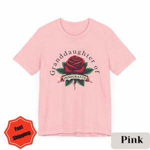 移民の孫娘Tシャツ：バラのグラフィック、エンパワーメントTシャツ