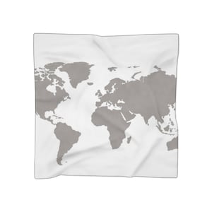 Cadeau de Noël pour elle : élégante écharpe représentant une carte du monde dans des tons neutres - Accessoire de vacances parfait pour les mamans, les voyageurs et les fashionistas !