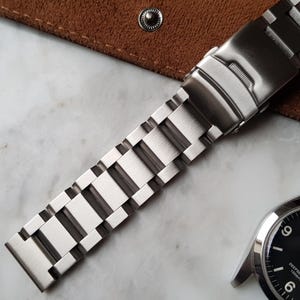 3-Link Engineer Style Stainless Steel Bracelet 20mm 22mm