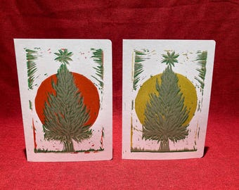 Handgedrukte kerstboomkaart: vakantieblokdrukkunst