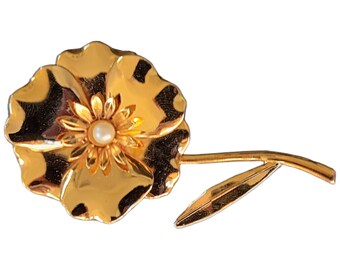Vintage Gold with Pearl Pin, Brooch