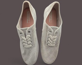 Zapatillas de tenis vintage American Eagle blancas con ojales. Talla 9.5, años 90.