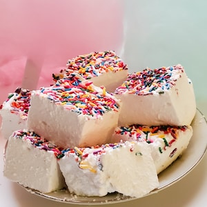 Gourmet Cotton Candy Marshmallows. Soft, sweet treat and delicious these are a must try~ For all the cotton candy lovers this is a must