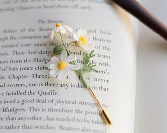 Hand-Crocheted Chamomile Brooch | Delicate Botanical Flower Pin, Gold-Plated Brass