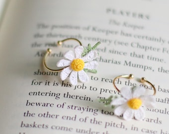 Micro Crochet Daisy Ring, Adjustable Floral Jewelry, Cottagecore Botanical Gift