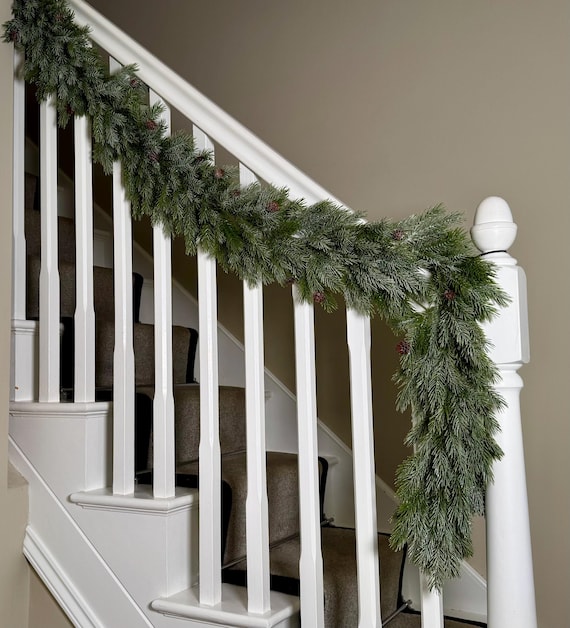 Weihnachtsgirlande 200 cm, realistische, weiche künstliche Kiefernzweige für Treppenaufgang und Kaminsims, immergrünes Grün in natürlicher Optik