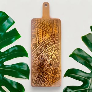 Exquisite Acacia Wood Serving Board with &#39;Auke Samoa Hibiscus and Geometric Tribal Pattern Design Engraving - Polynesian Kitchen Décor