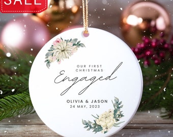 Adorno de compromiso personalizado, adorno de Navidad para parejas, decoración de cerámica, recuerdo de Navidad de pareja, regalo de Navidad para vecinos