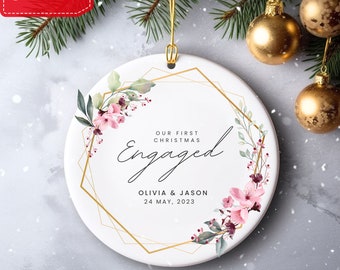 Adorno de compromiso personalizado, adorno de Navidad para parejas, decoración de cerámica, recuerdo de Navidad de pareja, regalo de Navidad para vecinos