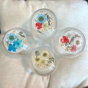 本物のドライフラワーまたはカプセル化されたバラの花びらで作られたステムレスワイングラス4個、グラス4個パック、ハンドメイド、迅速な発送、母の日