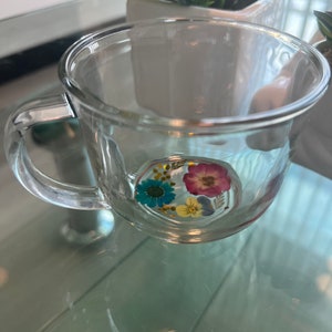 Large clear glass mug with real dried flowers oh rose petals encapsulated, large size mug, real dried wild flowers that retain color, handma