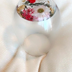 Wine glasses with real pressed flowers, oh preserved rose petals, real wildflowers, handmade personalized glasses, Mother's day