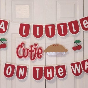 Niestandardowy baner „Cutie Pie” w drodze, konfetti i ozdoba na tort (50 sztuk) – Baby Shower, 1. urodziny, jesień, tort, wiśnia