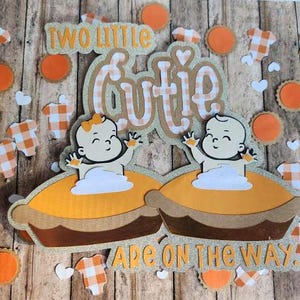 Dos adorables tartas están en camino Adorno para tarta de calabaza - Baby Shower, Revelación de género, Bebé, Otoño, Tarta, Calabaza