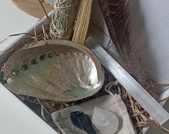 Cleansing Healing Protection Kit Spiritual Box Sage Smudge Stick, Abalone Shell, Selentine, Palo Santo, Clear Quartz, Black Obsidian, Turkey