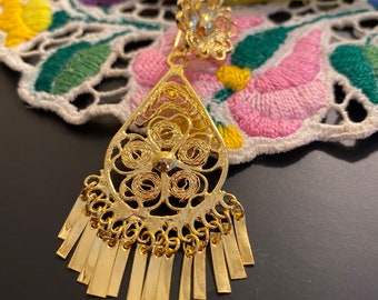 Pequeño. Aretes de Filigrana Mexicanos. Aretes de chapa de oro. Pendientes mexicanos. Pendientes bañados en oro. Aretes tradicionales y artesanales.