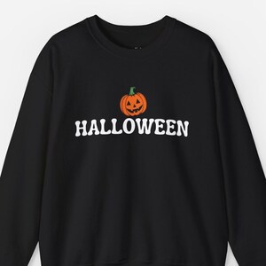 Vintage Pumpkin Crewneck Sweatshirt Retro Halloween Pullover Spooky Season Outfit Unisex Fall Wear October Party Gift Idea for Women and Men Black