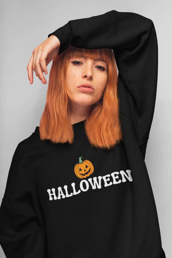 Vintage Pumpkin Crewneck Sweatshirt Retro Halloween Pullover Spooky Season Outfit Unisex Fall Wear October Party Gift Idea for Women and Men