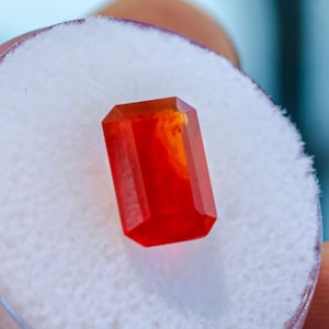 Mexican Cherry Fire Opal – 10x7 mm Faceted Pear Gemstone, Intense Red Fire, Natural Opal for Rings & Fine Jewelry