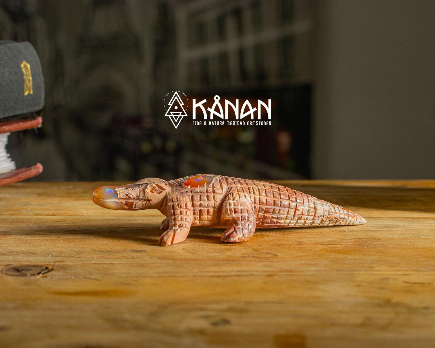メキシコ産オパール製ワニの彫刻｜手彫りファイアオパール｜オパール 