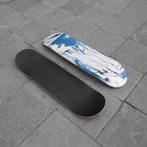 Niestandardowe deski do skateboardingu Artyści Deskorolka Unikalna sztuka ścienna z oryginalnymi dziełami sztuki Nowoczesny wystrój domu Wystrój pokoju męskiego Sztuka uliczna Kobaltowy niebieski