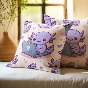 Linda almohada Axolotl - almohada decorativa para habitación de niñas - almohada cuadrada de poliéster hilado - regalo especial adorable de dibujos animados Kawaii púrpura